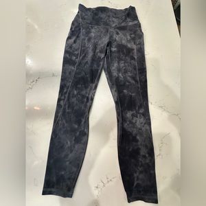 Lululemon leggings size 8. Length 25.